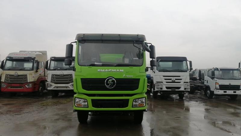 L3000 4X2 Oil Tank Truck
